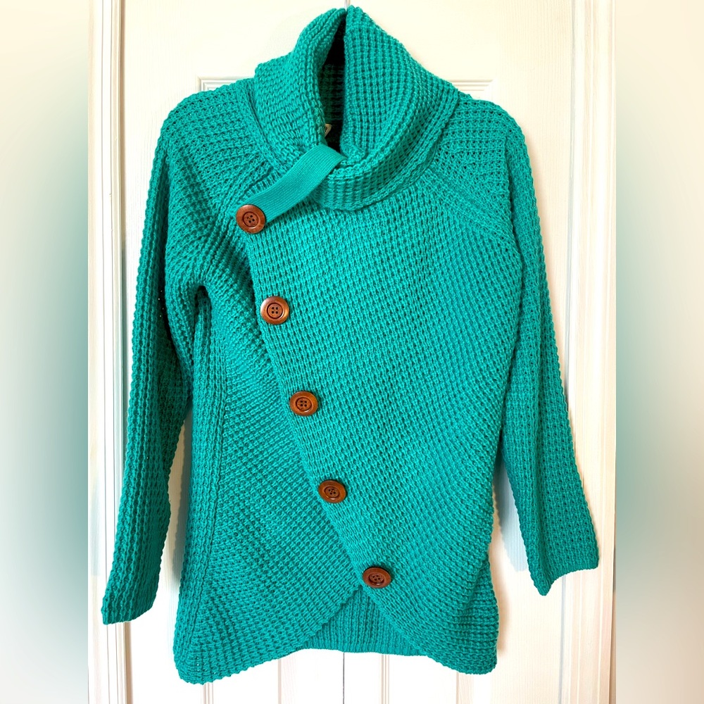 Turtleneck big button knit sweater